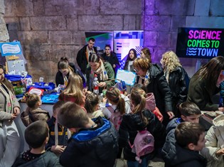 izlozba_science9-200126 (1).jpg